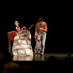 Predstava Vsem ljudem nikoli ne ustrežeš [1. april 2026]