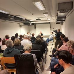 Literarni večer z Matejem Šurcem [24. september 2026]